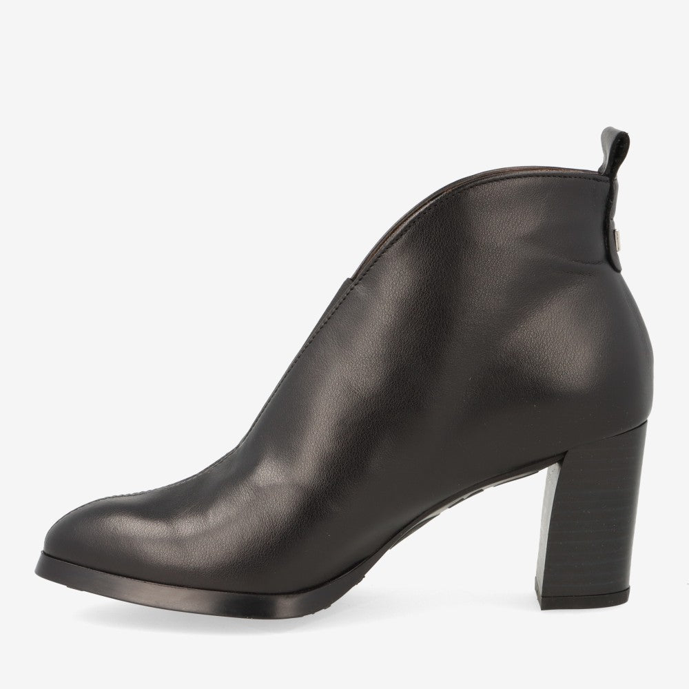 Botines elegantes WONDERS