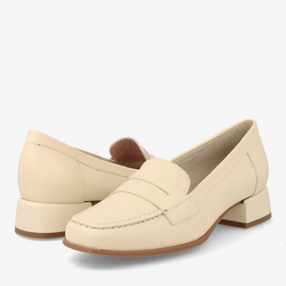 Zapatos tacón bajo PITILLOS