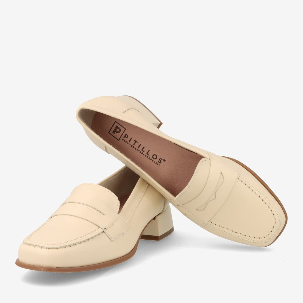 Zapatos tacón bajo PITILLOS